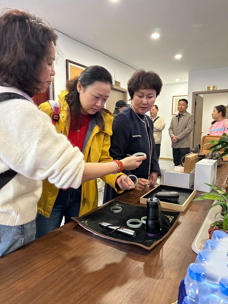 在昆明盘龙区办理典当业务,为什么越来越多人选择云南宝恒典当?